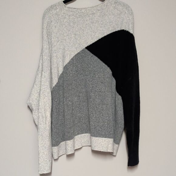 J. Crew Women's Black, Gray, and Cream Sweater - Picture 6 of 7